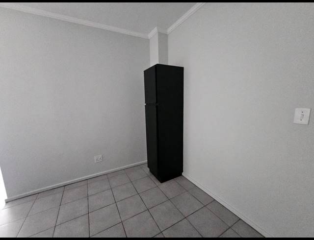 2 BEDROOM PROPERTY TO RENT IN FLORIDA